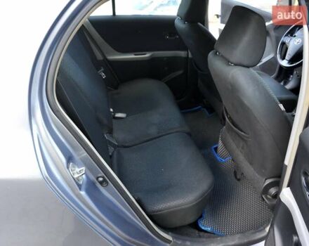 Серый Тойота Ярис, объемом двигателя 1 л и пробегом 166 тыс. км за 4400 $, фото 24 на Automoto.ua