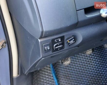 Серый Тойота Ярис, объемом двигателя 1 л и пробегом 166 тыс. км за 4400 $, фото 18 на Automoto.ua