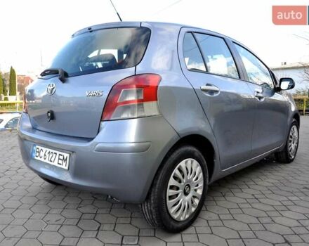Серый Тойота Ярис, объемом двигателя 1 л и пробегом 166 тыс. км за 4400 $, фото 7 на Automoto.ua