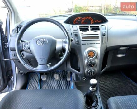 Серый Тойота Ярис, объемом двигателя 1 л и пробегом 166 тыс. км за 4400 $, фото 22 на Automoto.ua