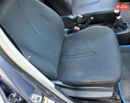 Серый Тойота Ярис, объемом двигателя 1 л и пробегом 166 тыс. км за 4400 $, фото 26 на Automoto.ua