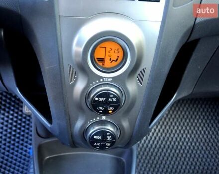 Серый Тойота Ярис, объемом двигателя 1 л и пробегом 166 тыс. км за 4400 $, фото 20 на Automoto.ua