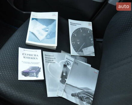 Серый Тойота Ярис, объемом двигателя 1 л и пробегом 166 тыс. км за 4400 $, фото 34 на Automoto.ua