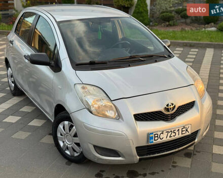 Серый Тойота Ярис, объемом двигателя 1 л и пробегом 230 тыс. км за 2999 $, фото 15 на Automoto.ua