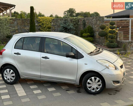 Серый Тойота Ярис, объемом двигателя 1 л и пробегом 230 тыс. км за 2999 $, фото 17 на Automoto.ua