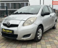 Серый Тойота Ярис, объемом двигателя 1 л и пробегом 230 тыс. км за 3450 $, фото 2 на Automoto.ua