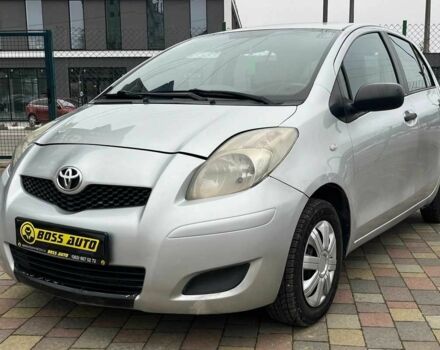 Серый Тойота Ярис, объемом двигателя 1 л и пробегом 230 тыс. км за 3450 $, фото 2 на Automoto.ua