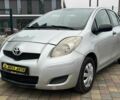 Серый Тойота Ярис, объемом двигателя 1 л и пробегом 230 тыс. км за 3450 $, фото 2 на Automoto.ua