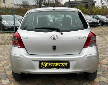 Серый Тойота Ярис, объемом двигателя 1 л и пробегом 230 тыс. км за 3450 $, фото 5 на Automoto.ua