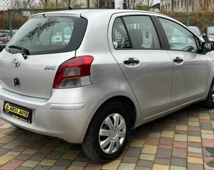 Серый Тойота Ярис, объемом двигателя 1 л и пробегом 230 тыс. км за 3450 $, фото 6 на Automoto.ua
