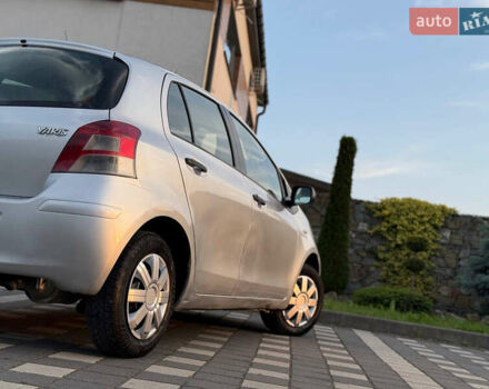 Серый Тойота Ярис, объемом двигателя 1 л и пробегом 230 тыс. км за 2999 $, фото 38 на Automoto.ua