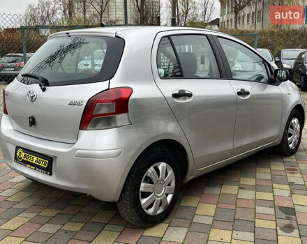 Серый Тойота Ярис, объемом двигателя 1 л и пробегом 230 тыс. км за 3450 $, фото 6 на Automoto.ua