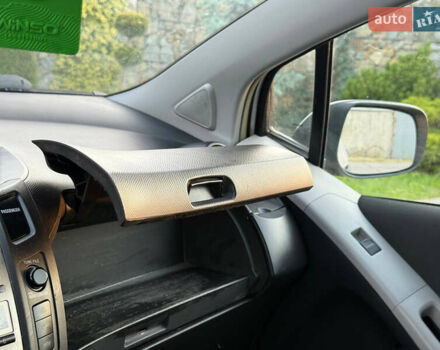 Серый Тойота Ярис, объемом двигателя 1 л и пробегом 230 тыс. км за 2999 $, фото 66 на Automoto.ua