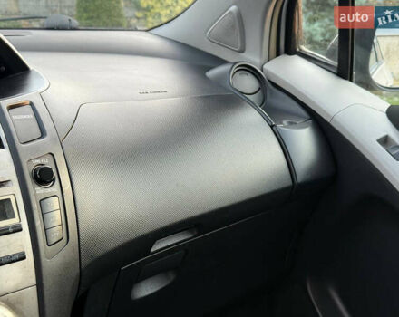 Серый Тойота Ярис, объемом двигателя 1 л и пробегом 230 тыс. км за 2999 $, фото 65 на Automoto.ua