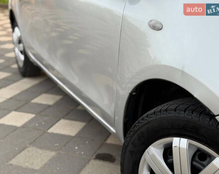Серый Тойота Ярис, объемом двигателя 1 л и пробегом 230 тыс. км за 2999 $, фото 16 на Automoto.ua