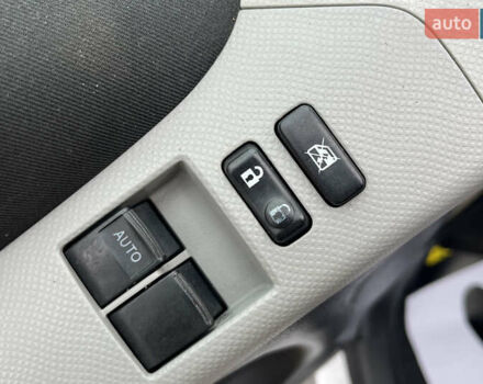 Серый Тойота Ярис, объемом двигателя 1 л и пробегом 230 тыс. км за 3450 $, фото 8 на Automoto.ua