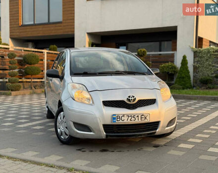 Серый Тойота Ярис, объемом двигателя 1 л и пробегом 230 тыс. км за 2999 $, фото 7 на Automoto.ua