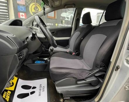 Серый Тойота Ярис, объемом двигателя 1 л и пробегом 230 тыс. км за 3450 $, фото 13 на Automoto.ua