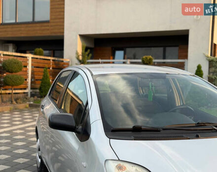 Серый Тойота Ярис, объемом двигателя 1 л и пробегом 230 тыс. км за 2999 $, фото 5 на Automoto.ua