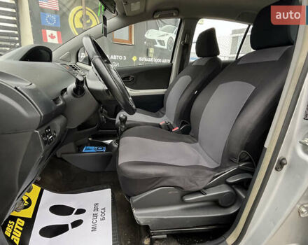 Серый Тойота Ярис, объемом двигателя 1 л и пробегом 230 тыс. км за 3450 $, фото 10 на Automoto.ua