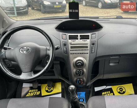 Серый Тойота Ярис, объемом двигателя 1 л и пробегом 230 тыс. км за 3450 $, фото 15 на Automoto.ua