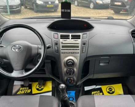 Серый Тойота Ярис, объемом двигателя 1 л и пробегом 230 тыс. км за 3450 $, фото 8 на Automoto.ua