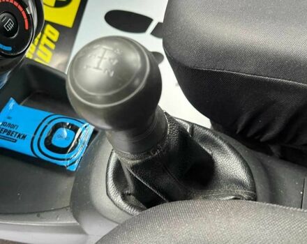 Серый Тойота Ярис, объемом двигателя 1 л и пробегом 230 тыс. км за 3450 $, фото 11 на Automoto.ua