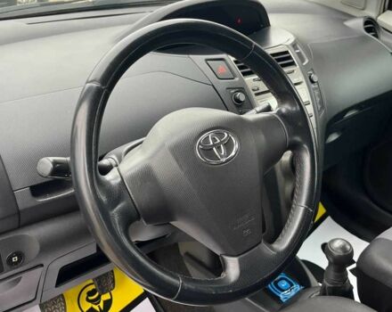 Серый Тойота Ярис, объемом двигателя 1 л и пробегом 230 тыс. км за 3450 $, фото 10 на Automoto.ua