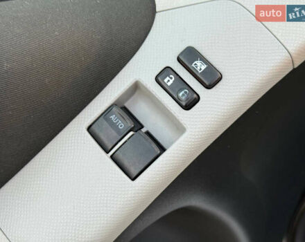 Серый Тойота Ярис, объемом двигателя 1 л и пробегом 230 тыс. км за 2999 $, фото 60 на Automoto.ua