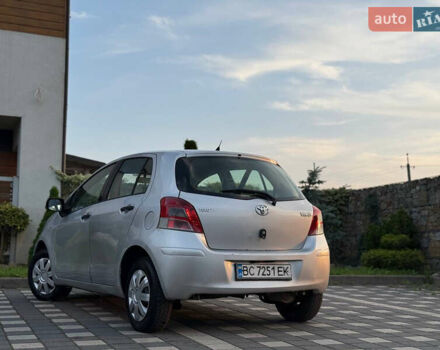 Серый Тойота Ярис, объемом двигателя 1 л и пробегом 230 тыс. км за 2999 $, фото 53 на Automoto.ua