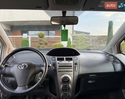 Серый Тойота Ярис, объемом двигателя 1 л и пробегом 230 тыс. км за 2999 $, фото 56 на Automoto.ua