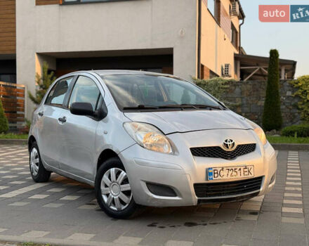 Серый Тойота Ярис, объемом двигателя 1 л и пробегом 230 тыс. км за 2999 $, фото 9 на Automoto.ua