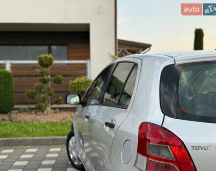 Серый Тойота Ярис, объемом двигателя 1 л и пробегом 230 тыс. км за 2999 $, фото 55 на Automoto.ua