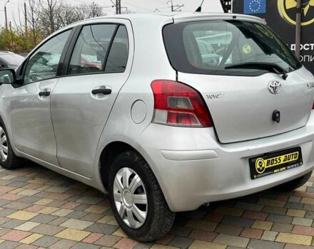 Серый Тойота Ярис, объемом двигателя 1 л и пробегом 230 тыс. км за 3450 $, фото 4 на Automoto.ua