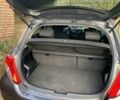 Серый Тойота Ярис, объемом двигателя 1 л и пробегом 150 тыс. км за 6200 $, фото 4 на Automoto.ua