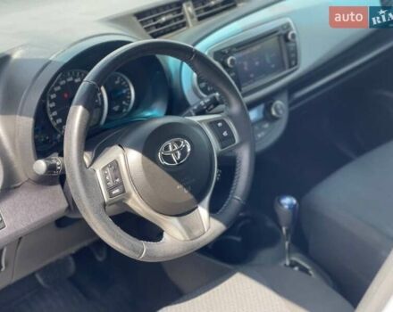 Серый Тойота Ярис, объемом двигателя 1.5 л и пробегом 175 тыс. км за 10650 $, фото 1 на Automoto.ua