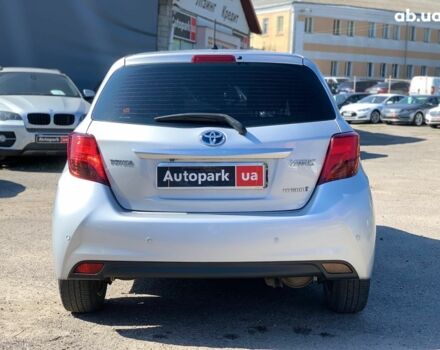 Сірий Тойота Яріс, об'ємом двигуна 1.5 л та пробігом 221 тис. км за 11340 $, фото 5 на Automoto.ua