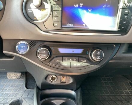 Сірий Тойота Яріс, об'ємом двигуна 1.5 л та пробігом 221 тис. км за 11340 $, фото 32 на Automoto.ua