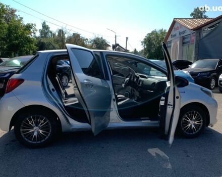 Сірий Тойота Яріс, об'ємом двигуна 1.5 л та пробігом 221 тис. км за 11340 $, фото 14 на Automoto.ua