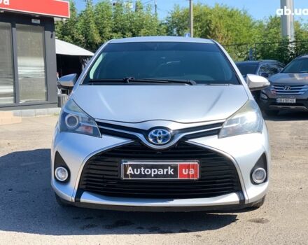 Сірий Тойота Яріс, об'ємом двигуна 1.5 л та пробігом 221 тис. км за 11340 $, фото 1 на Automoto.ua