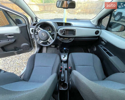 Серый Тойота Ярис, объемом двигателя 1.5 л и пробегом 140 тыс. км за 11000 $, фото 13 на Automoto.ua