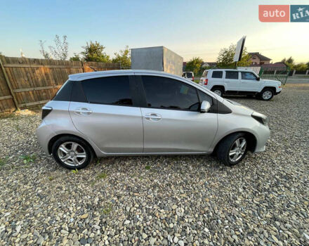 Серый Тойота Ярис, объемом двигателя 1.5 л и пробегом 140 тыс. км за 11000 $, фото 6 на Automoto.ua