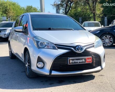 Сірий Тойота Яріс, об'ємом двигуна 1.5 л та пробігом 221 тис. км за 11340 $, фото 2 на Automoto.ua