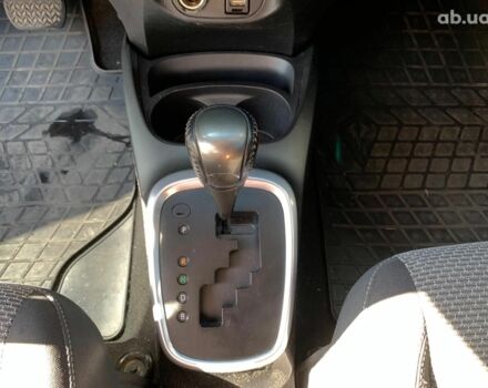 Сірий Тойота Яріс, об'ємом двигуна 1.5 л та пробігом 221 тис. км за 11340 $, фото 33 на Automoto.ua