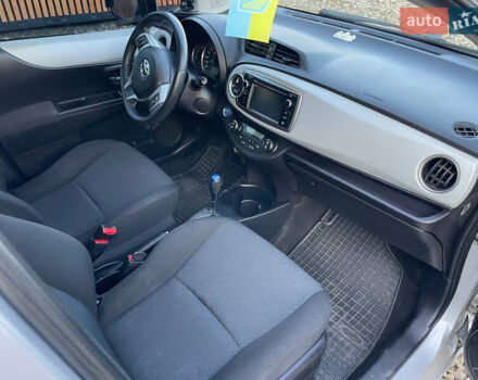 Серый Тойота Ярис, объемом двигателя 1.5 л и пробегом 140 тыс. км за 11000 $, фото 14 на Automoto.ua