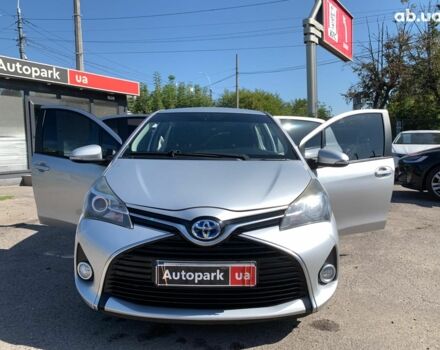 Сірий Тойота Яріс, об'ємом двигуна 1.5 л та пробігом 221 тис. км за 11340 $, фото 17 на Automoto.ua