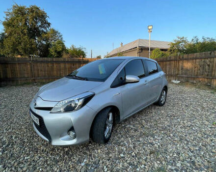 Серый Тойота Ярис, объемом двигателя 1.5 л и пробегом 140 тыс. км за 11000 $, фото 4 на Automoto.ua