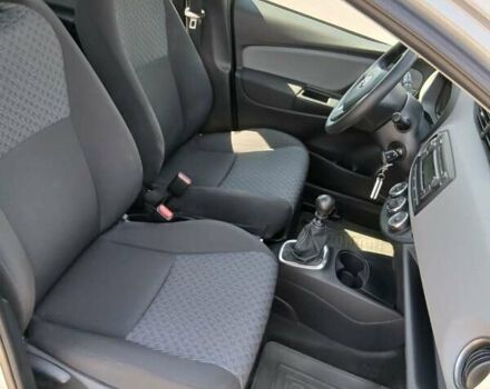 Серый Тойота Ярис, объемом двигателя 1.3 л и пробегом 32 тыс. км за 11700 $, фото 4 на Automoto.ua