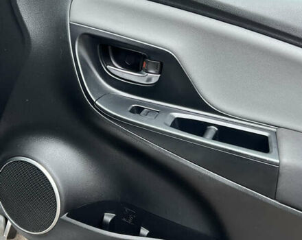 Серый Тойота Ярис, объемом двигателя 1.5 л и пробегом 140 тыс. км за 11500 $, фото 30 на Automoto.ua