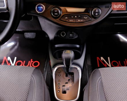 Сірий Тойота Яріс, об'ємом двигуна 1.5 л та пробігом 148 тис. км за 11900 $, фото 16 на Automoto.ua